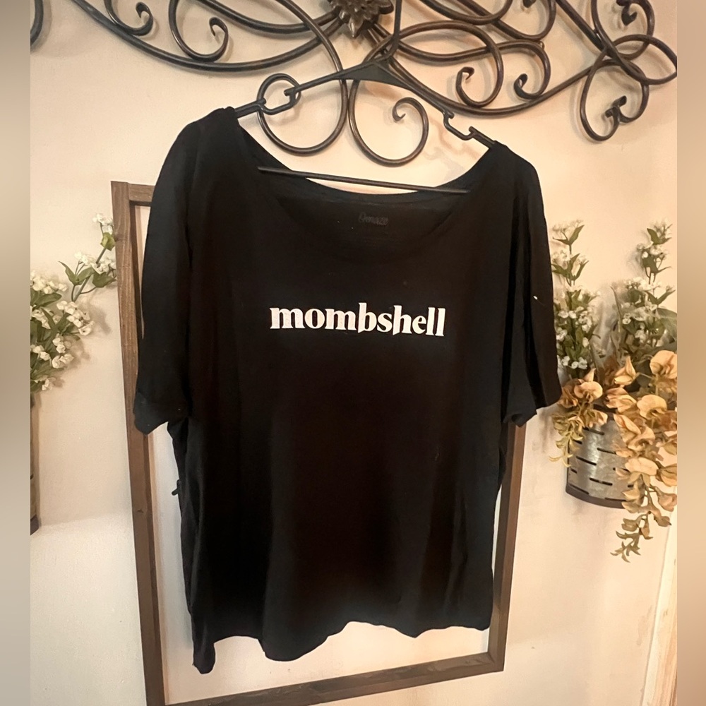 Mombshell t shirt by Omaze